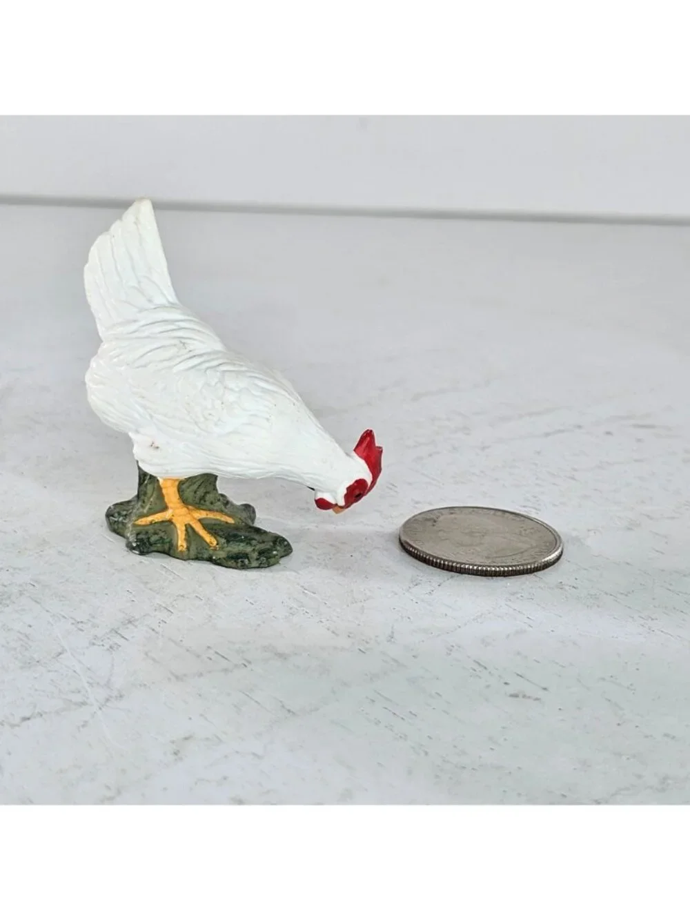 Schleich White Hen Pecking Chicken #13126 Farm Animals Figure Collectable